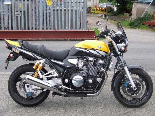 Martin's XJR 1300, foam built up and one off cover