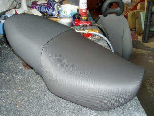 Two tone vinyl with carbon fibre effect