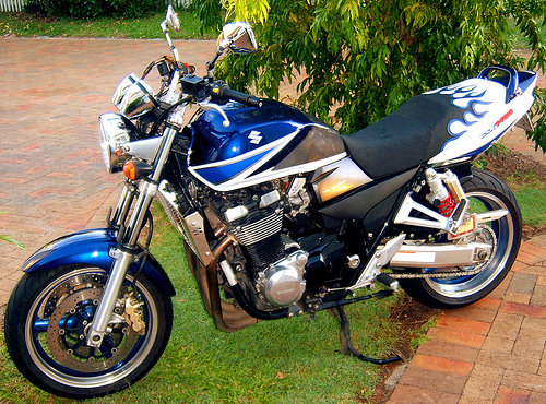 Aussie GSX 1400 flames